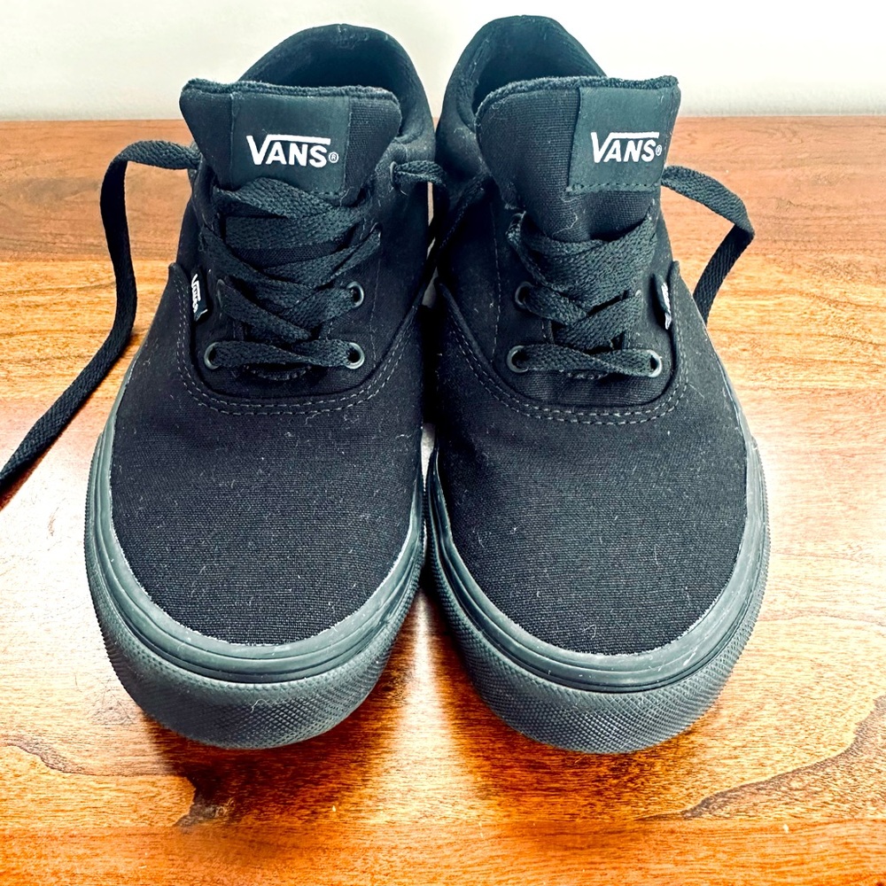 New Vans, Size 6 Youth